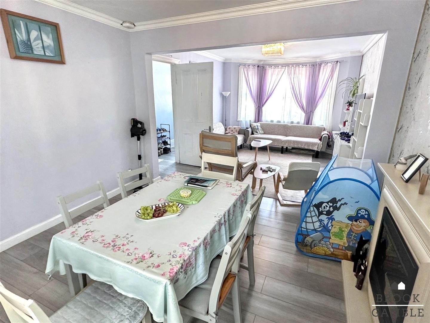 3 Bedroom House - Mid Terrace. Bourne Street in Eastbourne,  4